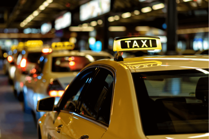 タクシー広告のメリットを解説