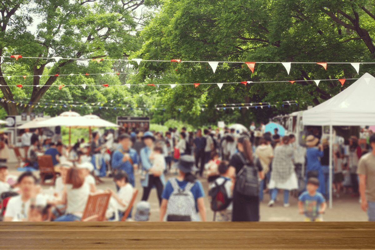 野外イベントの風景