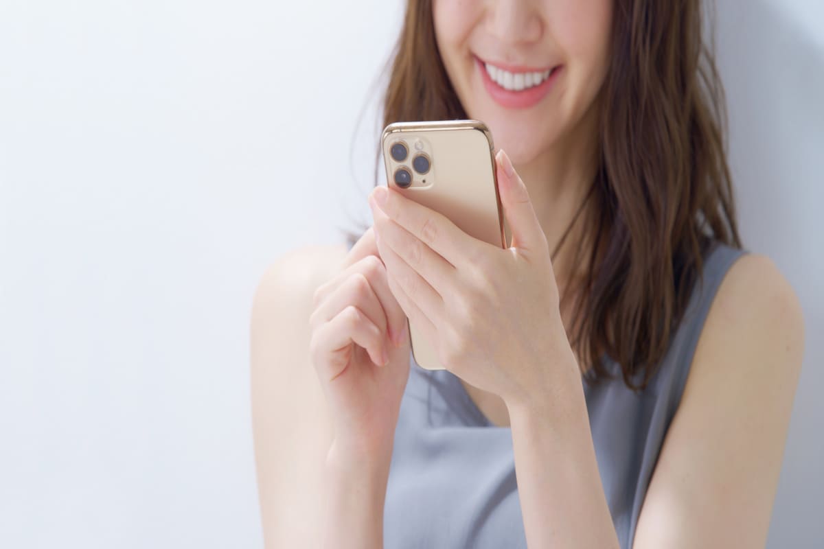 女性・スマートフォン
