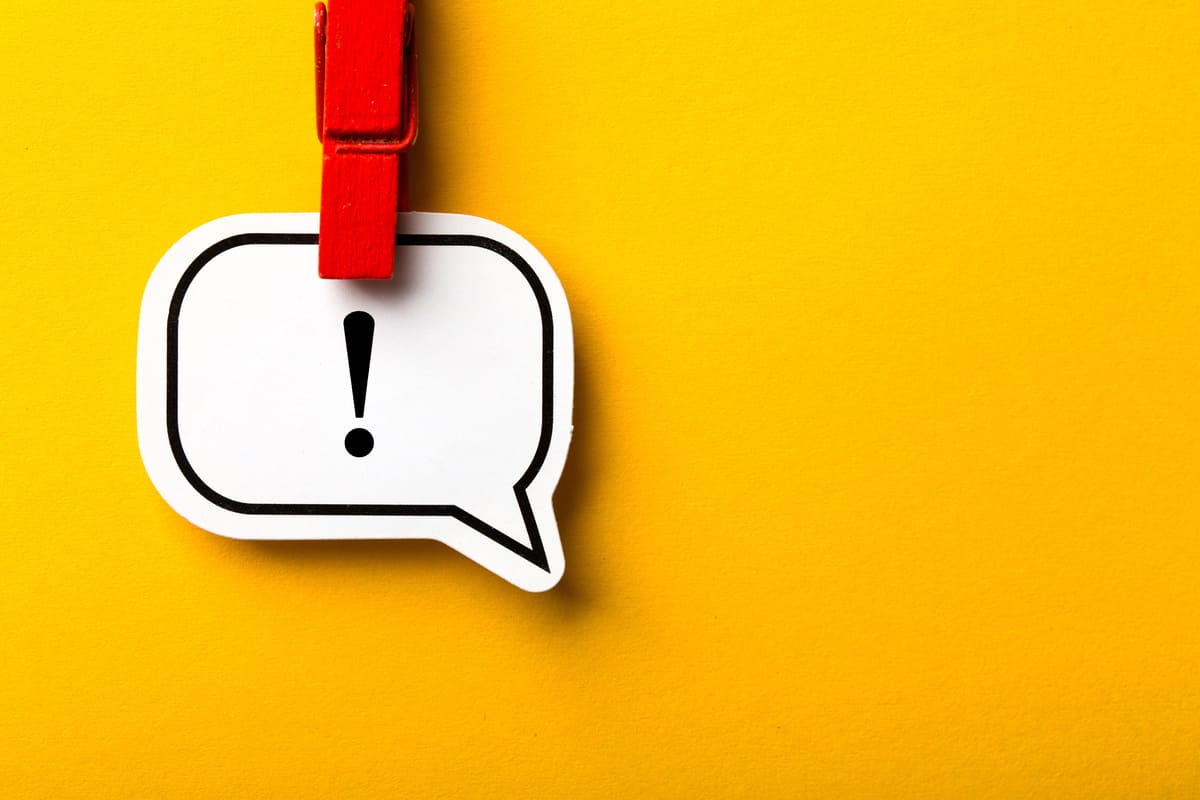 吹き出しと!マーク