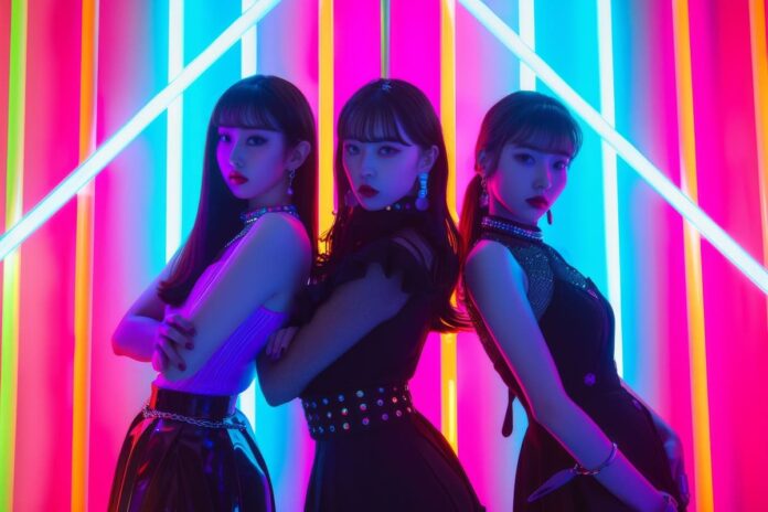 アイドル活動をしている女性グループ