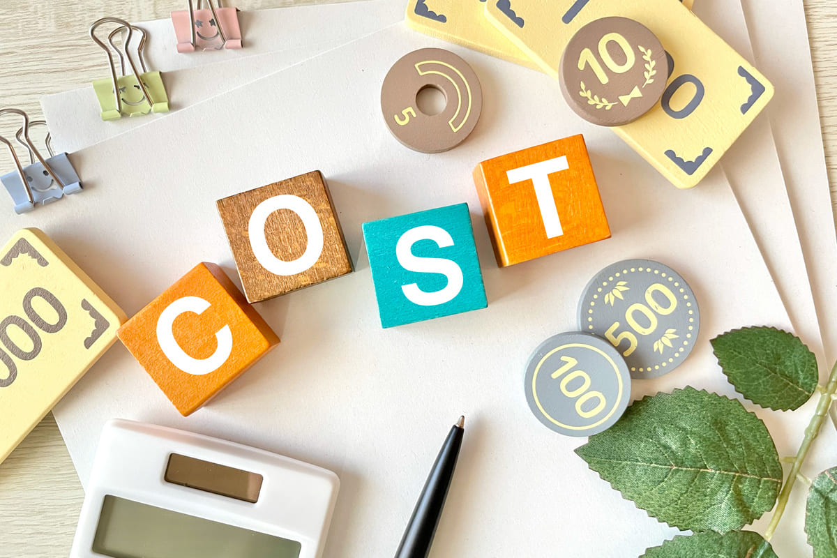 木製のCOSTとお金