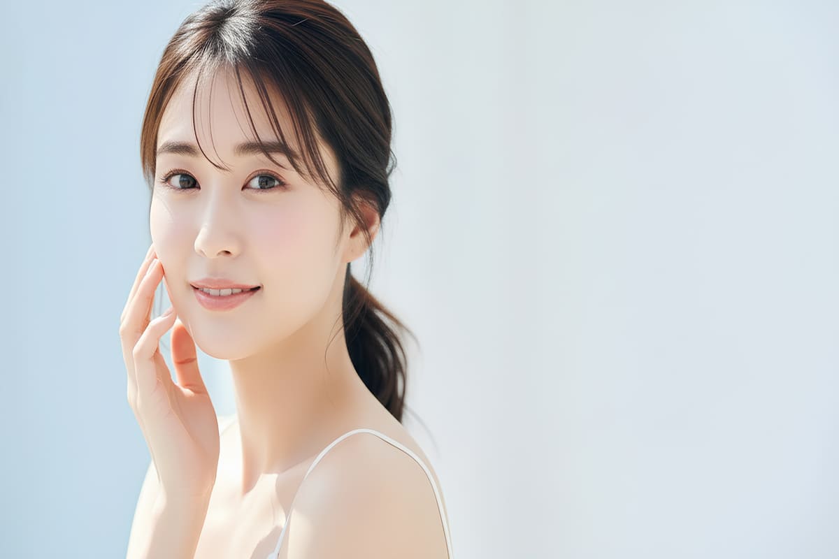 透明感のある女性の美容ポートレート