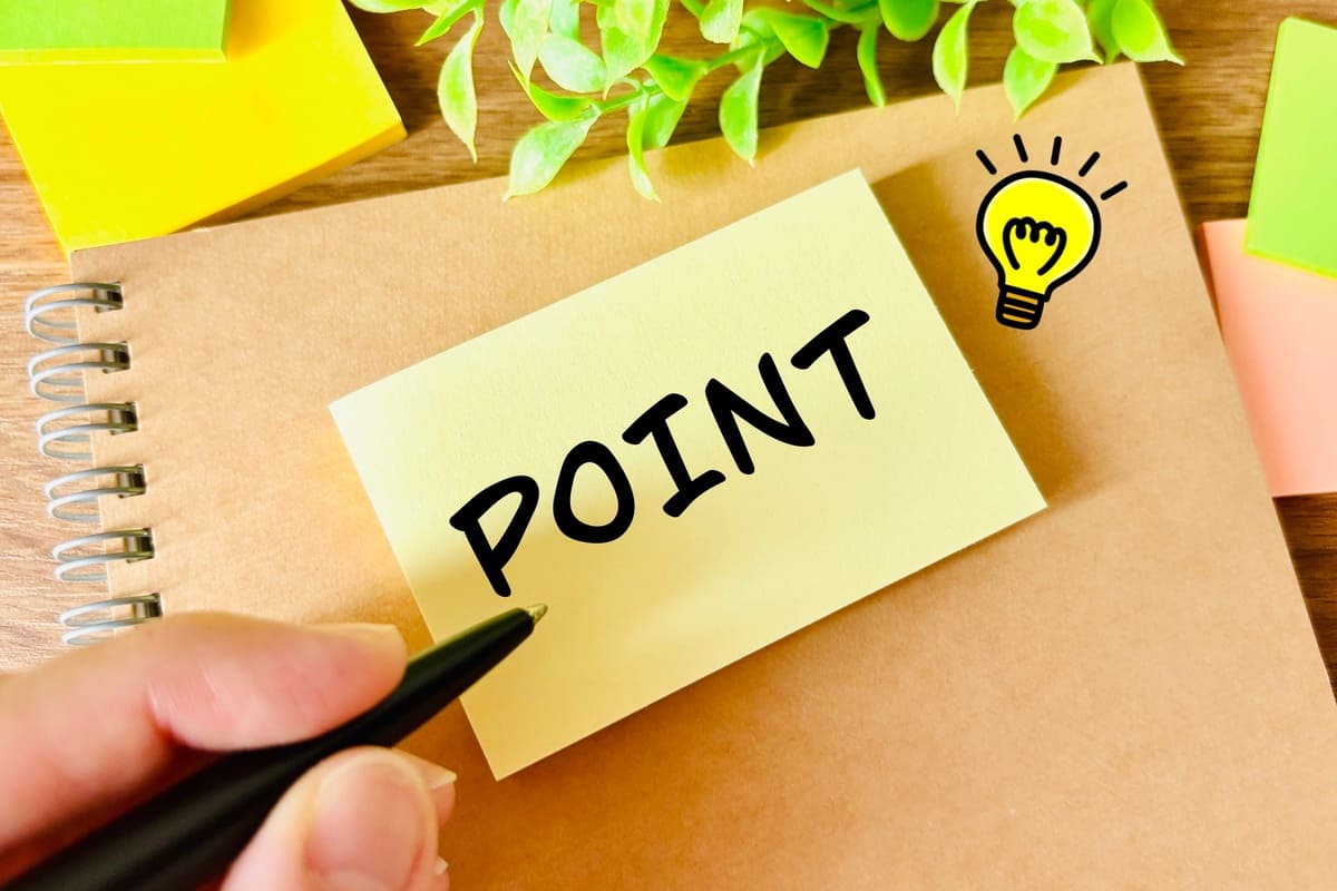 ポイントと書かれた付箋メモ