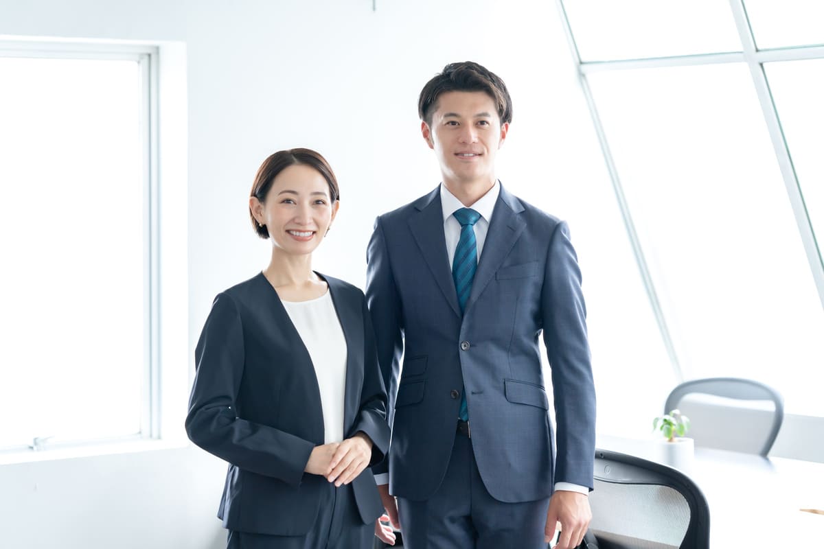 キャスティング会社のスタッフ