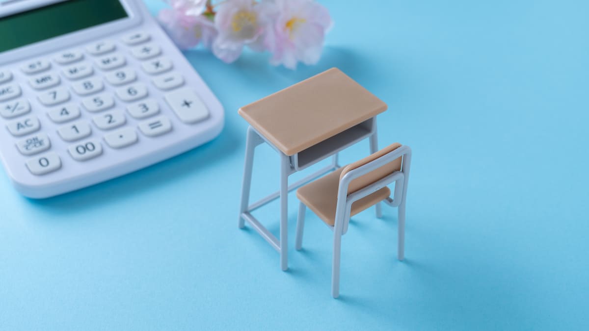 学校机と電卓と桜